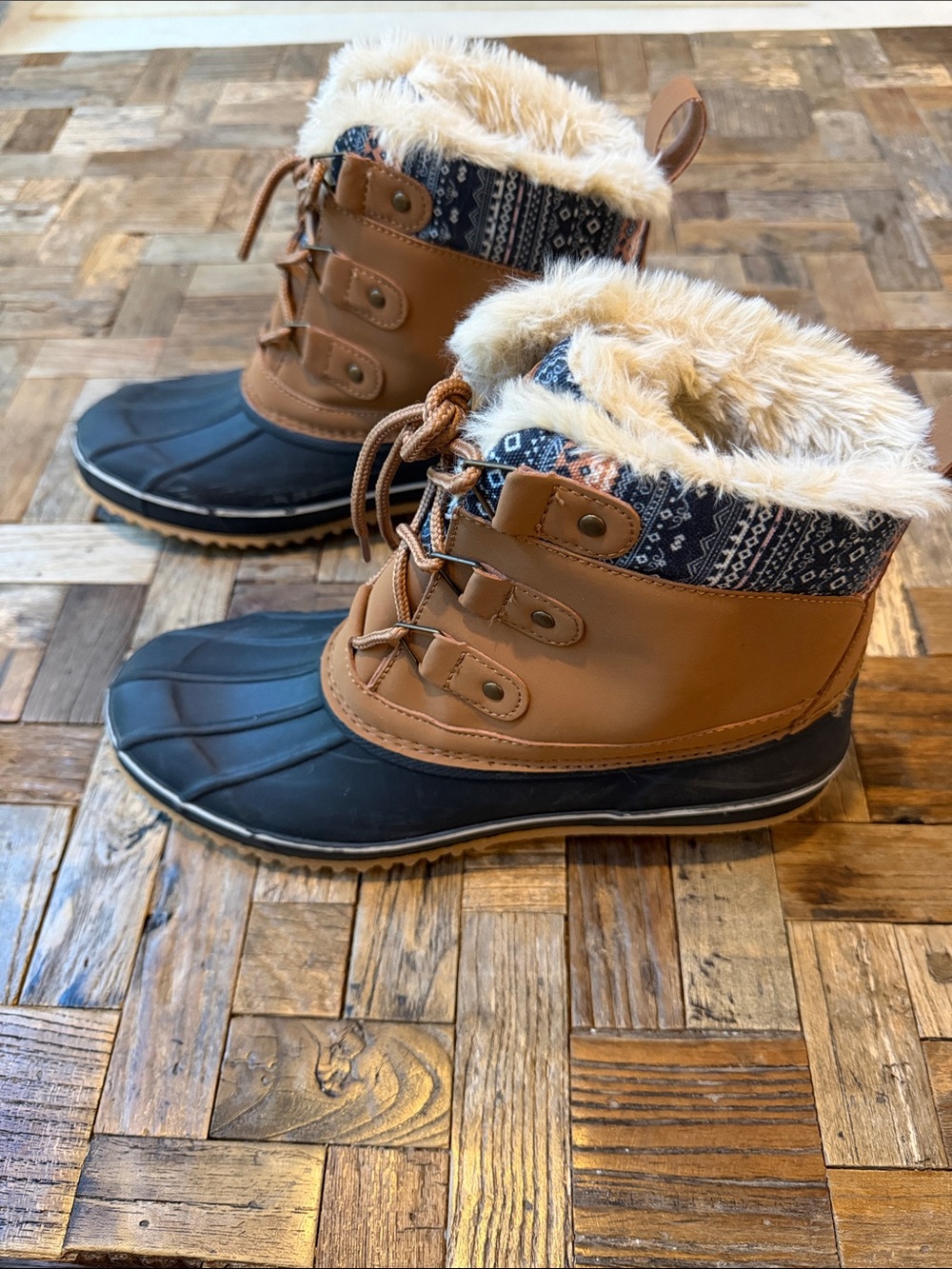Khombu Cindy Duck Boot Faux-Fur Winter Boots in Brown and Black Size 11